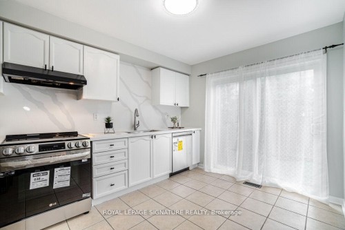 2291 Colbeck Street, Oakville, ON - Indoor Photo Showing Kitchen