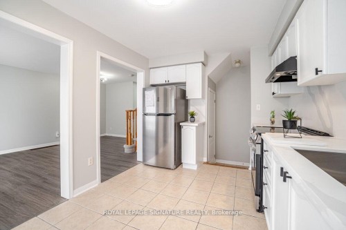2291 Colbeck Street, Oakville, ON - Indoor Photo Showing Kitchen