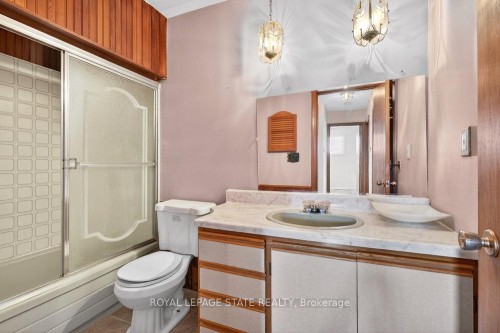 2 Country Club Drive, Hamilton, ON 