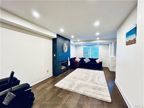 32B-1084 Queen Street W, Mississauga, ON - Indoor Photo Showing Other Room