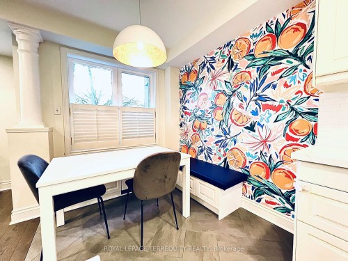 32B-1084 Queen Street W, Mississauga, ON - Indoor