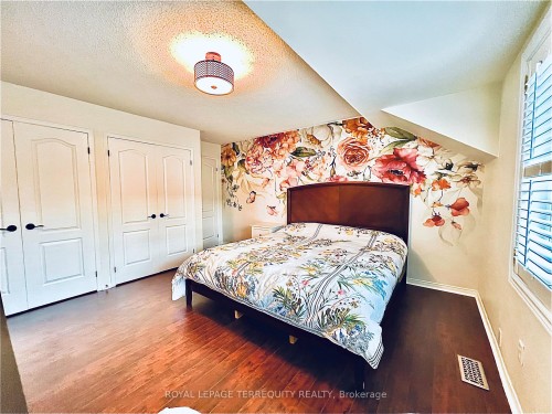 32B-1084 Queen Street W, Mississauga, ON - Indoor Photo Showing Bedroom