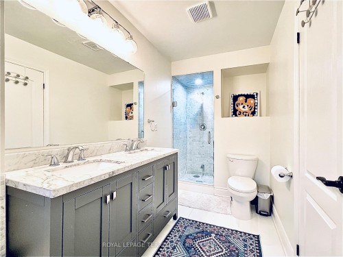 32B-1084 Queen Street W, Mississauga, ON - Indoor Photo Showing Bathroom