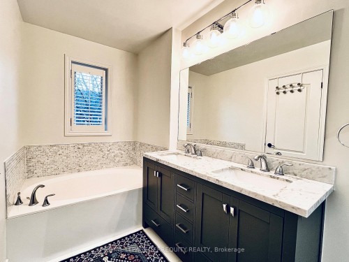 32B-1084 Queen Street W, Mississauga, ON - Indoor Photo Showing Bathroom