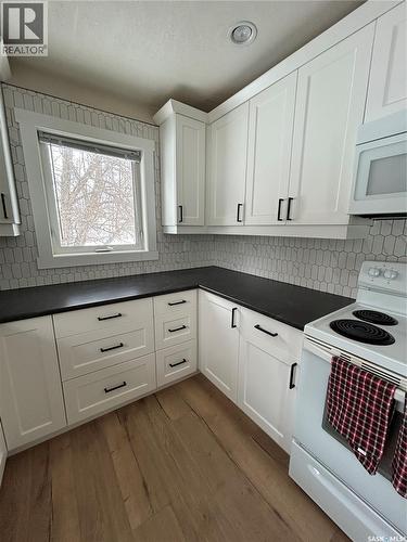 315 Hillside Drive, Kelvington, SK - Indoor Photo Showing Kitchen