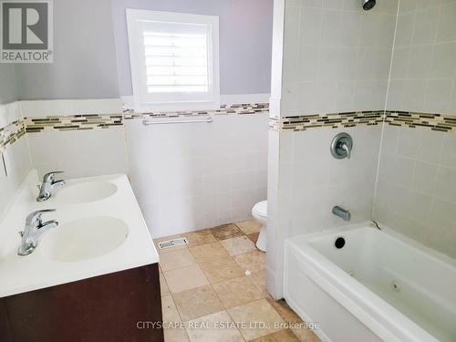 5pc Bathroom - 34 Robinson Avenue, Kawartha Lakes, ON - Indoor Photo Showing Bathroom