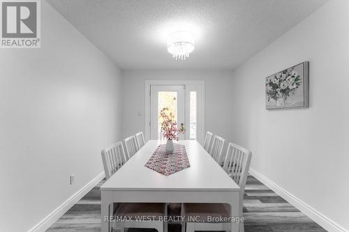 721 Acadia Drive, Hamilton, ON - Indoor Photo Showing Dining Room