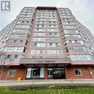 402 - 7 GALE CRESCENT  St. Catharines, ON L2R 7M8