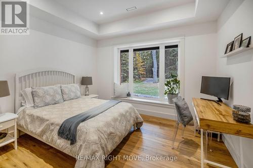 1025 Davis Drive, Gravenhurst, ON - Indoor Photo Showing Bedroom