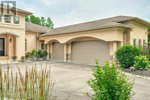 2462 No 2 Side Road, Burlington, ON - Outdoor