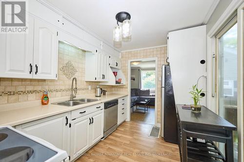 41 Dunkirk Court, Welland (Lincoln/Crowland), ON - Indoor Photo Showing Kitchen With Double Sink