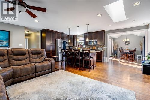 1631 Cherrywood Drive, Lakeshore, ON - Indoor Photo Showing Living Room