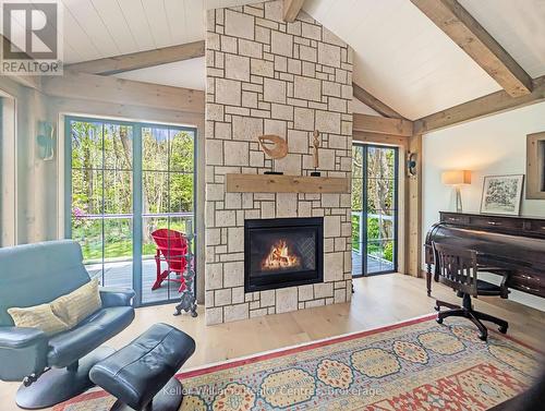 Propane fireplace - 187 Pellisier Street, Grey Highlands, ON - Indoor Photo Showing Living Room With Fireplace