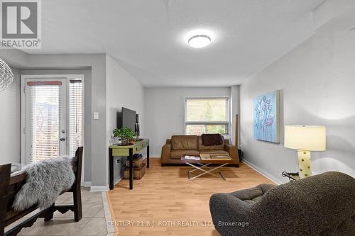 359 Ferndale Drive S, Barrie, ON - Indoor