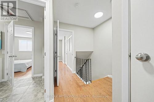 19 Robin Court, Barrie, ON - Indoor Photo Showing Other Room