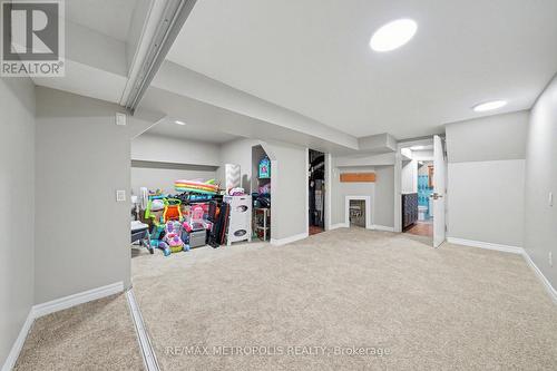 19 Robin Court, Barrie, ON - Indoor