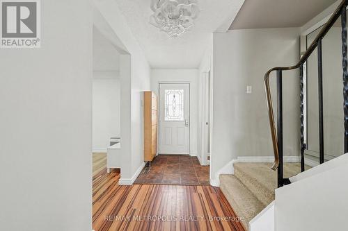 19 Robin Court, Barrie, ON - Indoor Photo Showing Other Room