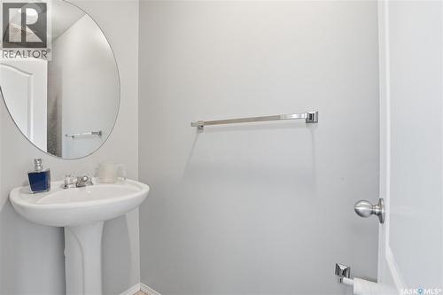 120 103 Rutherford Crescent, Saskatoon, SK - Indoor Photo Showing Bathroom