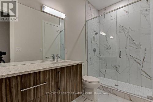 108 - 1696 Fiddlehead Place, London North (North R), ON - Indoor Photo Showing Bathroom