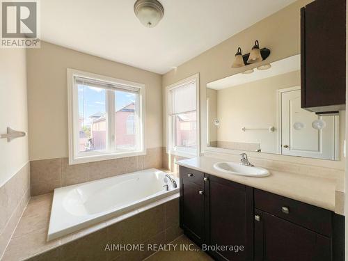 4439 Centretown Way, Mississauga, ON - Indoor Photo Showing Bathroom