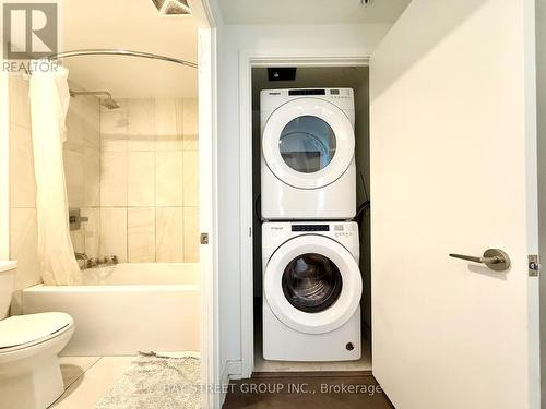 1609 - 30 Samuel Wood Way, Toronto, ON - Indoor Photo Showing Laundry Room