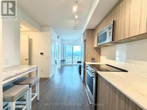 1609 - 30 Samuel Wood Way, Toronto, ON - Indoor Photo Showing Kitchen