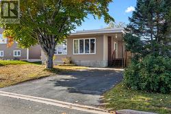 6 Wellington Crescent  Mt. Pearl, NL A1N 2E2