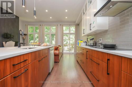 165 Wesley Avenue, Ottawa, ON - Indoor Photo Showing Kitchen