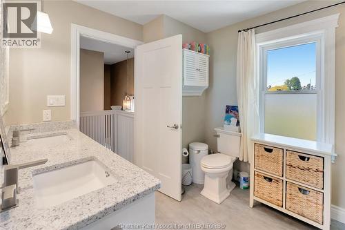 7931 Grande River Line, Chatham-Kent, ON - Indoor Photo Showing Bathroom