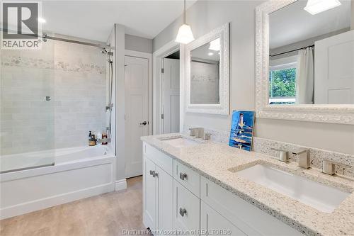 7931 Grande River Line, Chatham-Kent, ON - Indoor Photo Showing Bathroom
