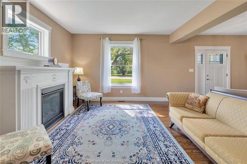 7931 Grande River Line, Chatham-Kent, ON - Indoor Photo Showing Living Room With Fireplace