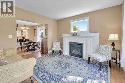 7931 Grande River Line, Chatham-Kent, ON - Indoor Photo Showing Living Room With Fireplace