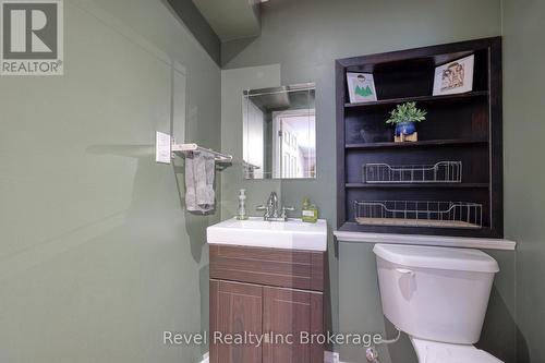14 Scourfield Drive, Ingersoll (Ingersoll - North), ON - Indoor Photo Showing Bathroom