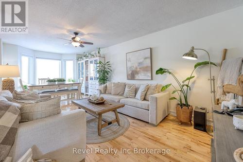 14 Scourfield Drive, Ingersoll (Ingersoll - North), ON - Indoor Photo Showing Living Room