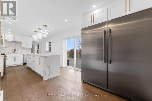 14554 Niagara River Parkway, Niagara-On-The-Lake (Queenston), ON - Indoor Photo Showing Kitchen