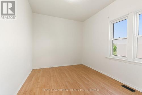 22 Worsley Road, Hamilton, ON - Indoor Photo Showing Other Room