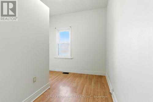 22 Worsley Road, Hamilton, ON - Indoor Photo Showing Other Room
