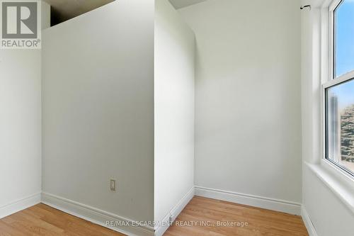 22 Worsley Road, Hamilton, ON - Indoor Photo Showing Other Room