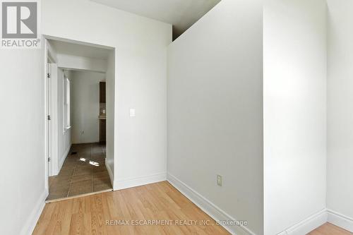 22 Worsley Road, Hamilton, ON - Indoor Photo Showing Other Room