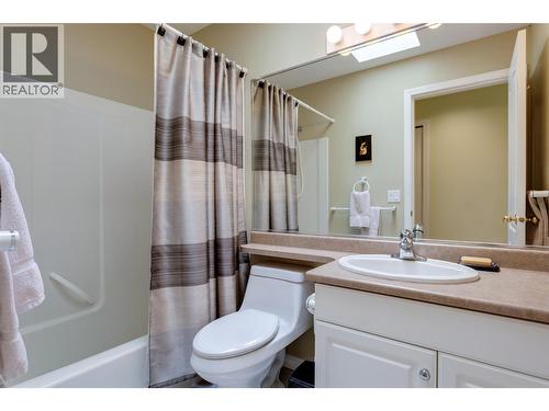 2524 Quail Lane, Kelowna, BC - Indoor Photo Showing Bathroom