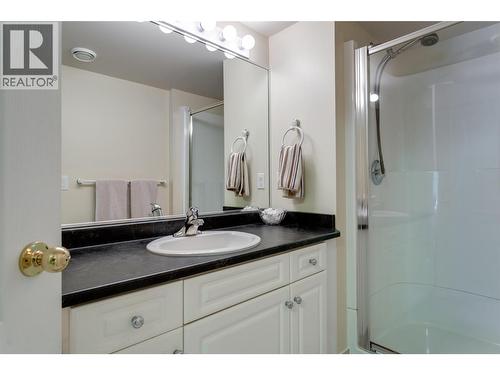 2524 Quail Lane, Kelowna, BC - Indoor Photo Showing Bathroom