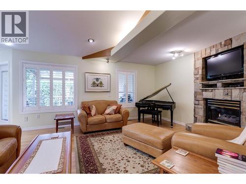 2524 Quail Lane, Kelowna, BC - Indoor Photo Showing Living Room With Fireplace