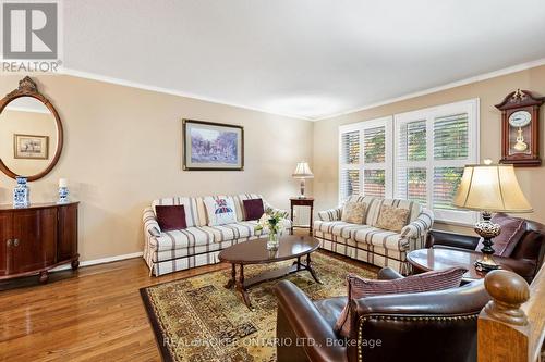 6891 Shelter Bay Road, Mississauga, ON - Indoor Photo Showing Living Room
