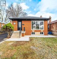 7 HEATHERGLEN ROAD  Toronto, ON M9W 4P9