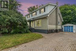 426 BLAKE BOULEVARD  Ottawa, ON K1K 1B1