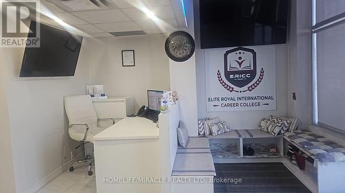 102 - 2901 Markham Road, Toronto, ON 