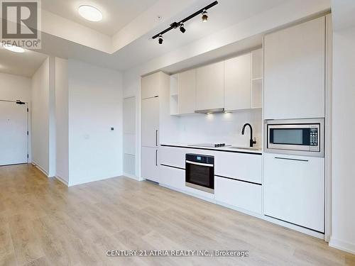 605 - 1285 Dupont Street, Toronto, ON - Indoor Photo Showing Kitchen
