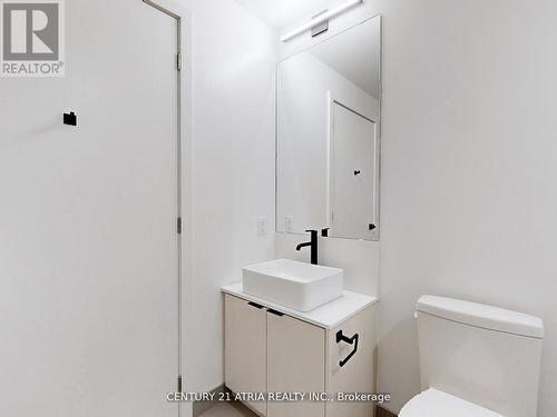 605 - 1285 Dupont Street, Toronto, ON - Indoor Photo Showing Bathroom