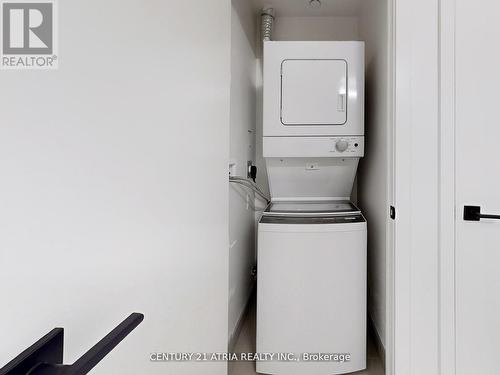 605 - 1285 Dupont Street, Toronto, ON - Indoor Photo Showing Laundry Room