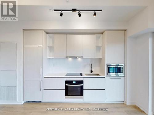 605 - 1285 Dupont Street, Toronto, ON - Indoor Photo Showing Kitchen
